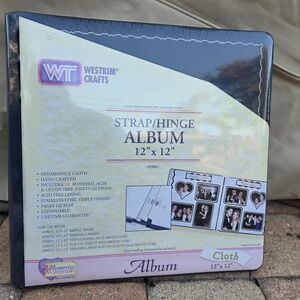 Black 12" x 12" Strap/Hinge Cloth Album